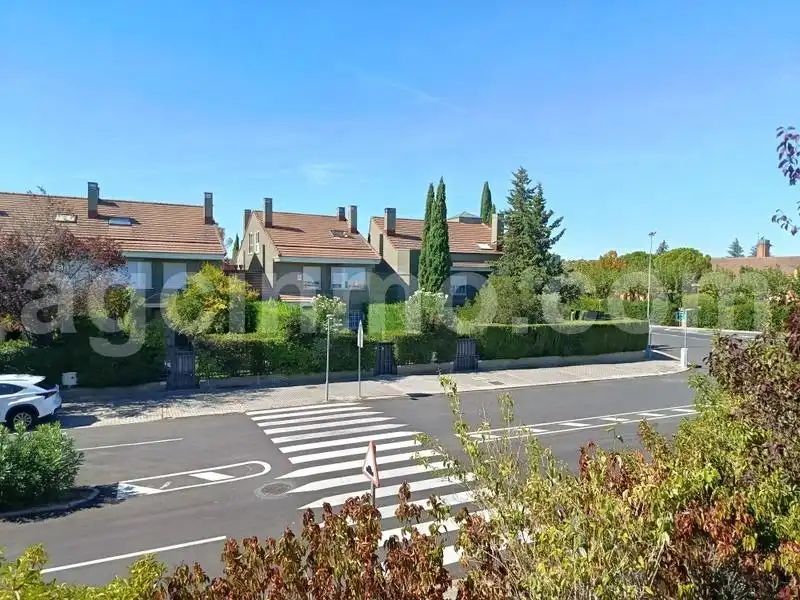 Vista exterior de Casa o chalet en venta en Simancas, Valladolid
