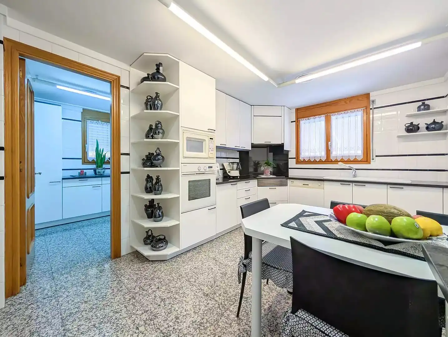 Kitchen of Houses for sale in Banyoles  with Swimming Pool and Furnished