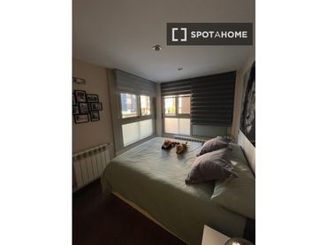 Flat with balcony to rent in Usera