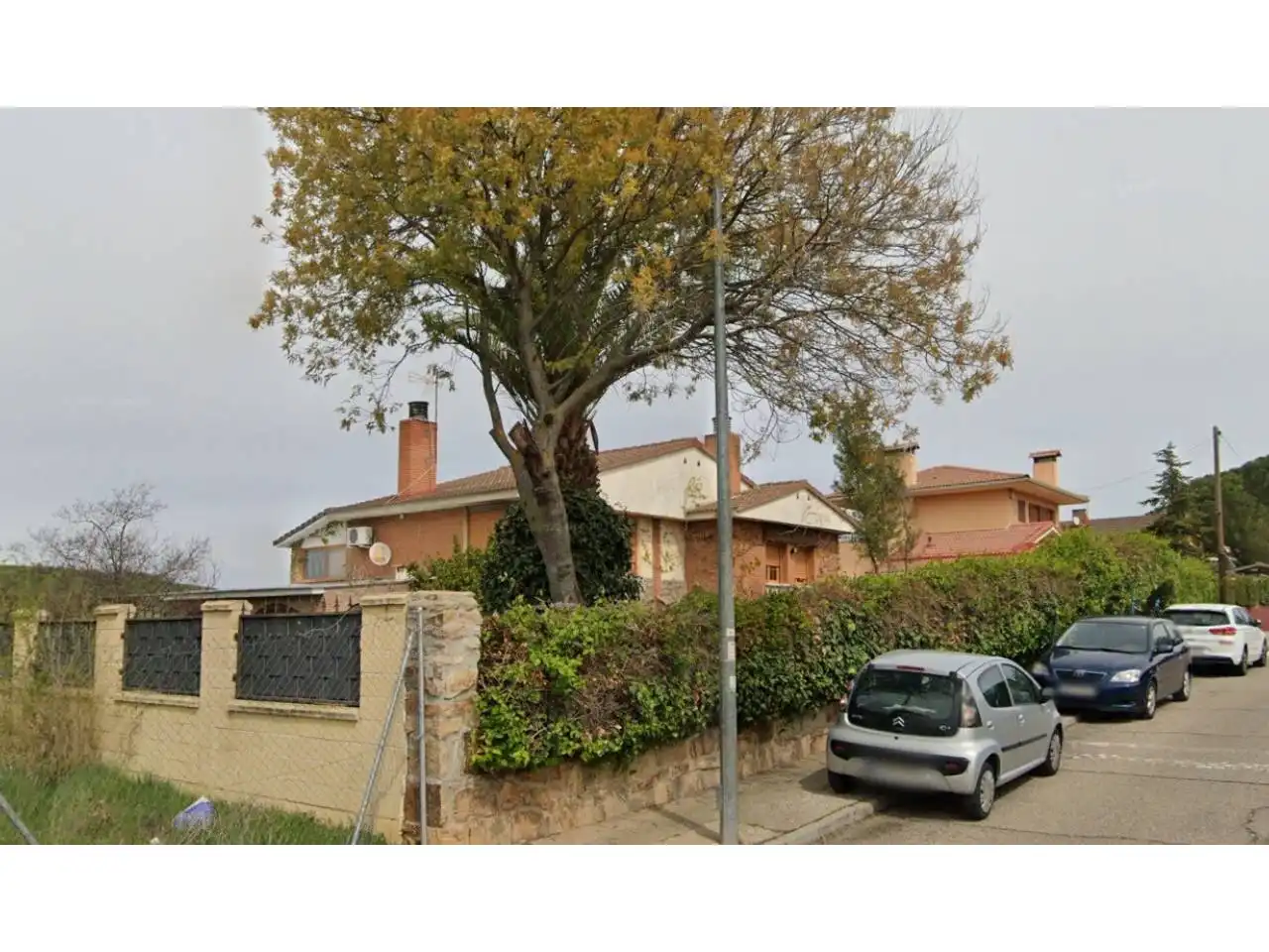 Detached house with pool for sale in Avenida Bruselas-El Coto