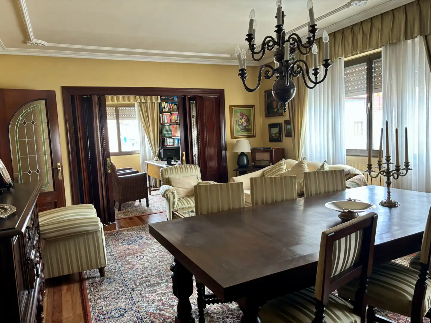Comedor de Edificio en venta en Piloña