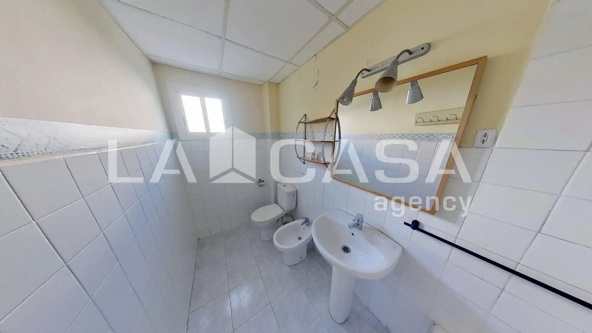 Wohnung zum Verkauf in Barcelona mit Balkon