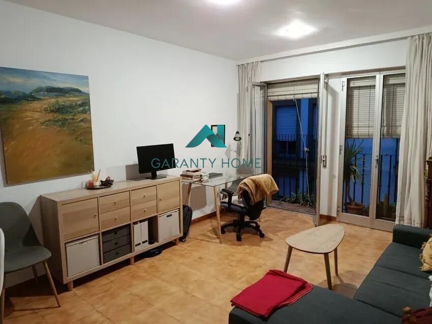 Sala de estar de Piso en venta en  Sevilla Capital con Trastero y Balcón