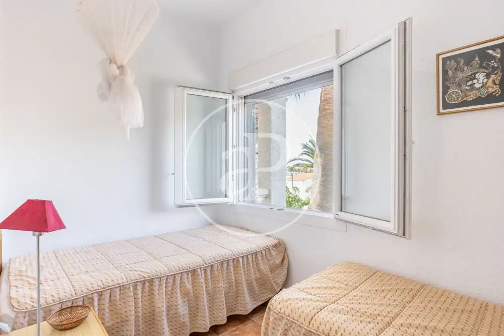 Dormitori de Casa adosada en venda en Alcalà de Xivert amb Calefacció, Jardí privat i Terrassa