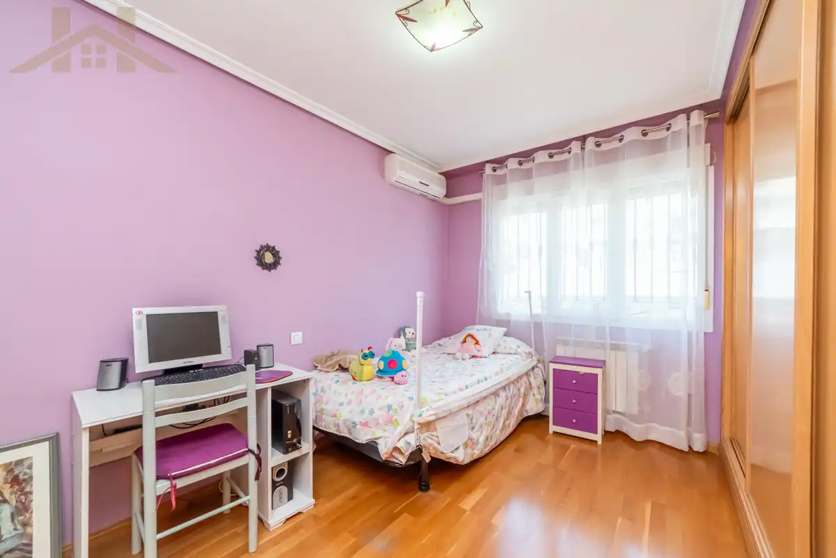 Bedroom of Detached homes for sale in Rivas-Vaciamadrid  with Air Conditioner, Heating and Private garden