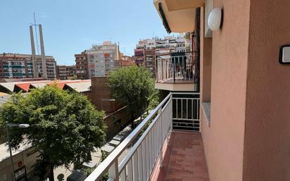 Exterior view of Flat for sale in  Barcelona Capital  with Air Conditioner, Heating and Oven