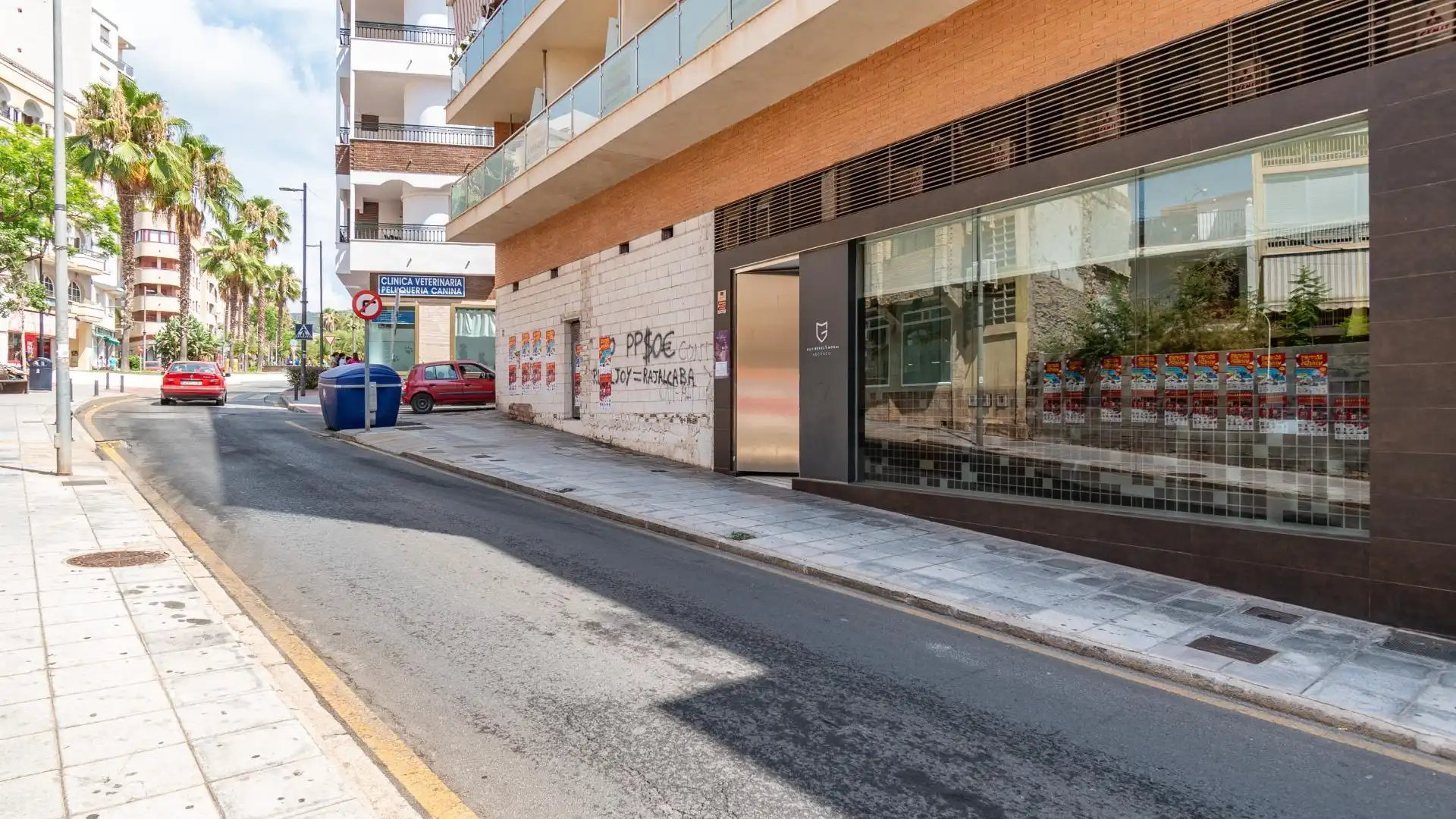 Vista exterior de Local en venta en Motril con Aire acondicionado