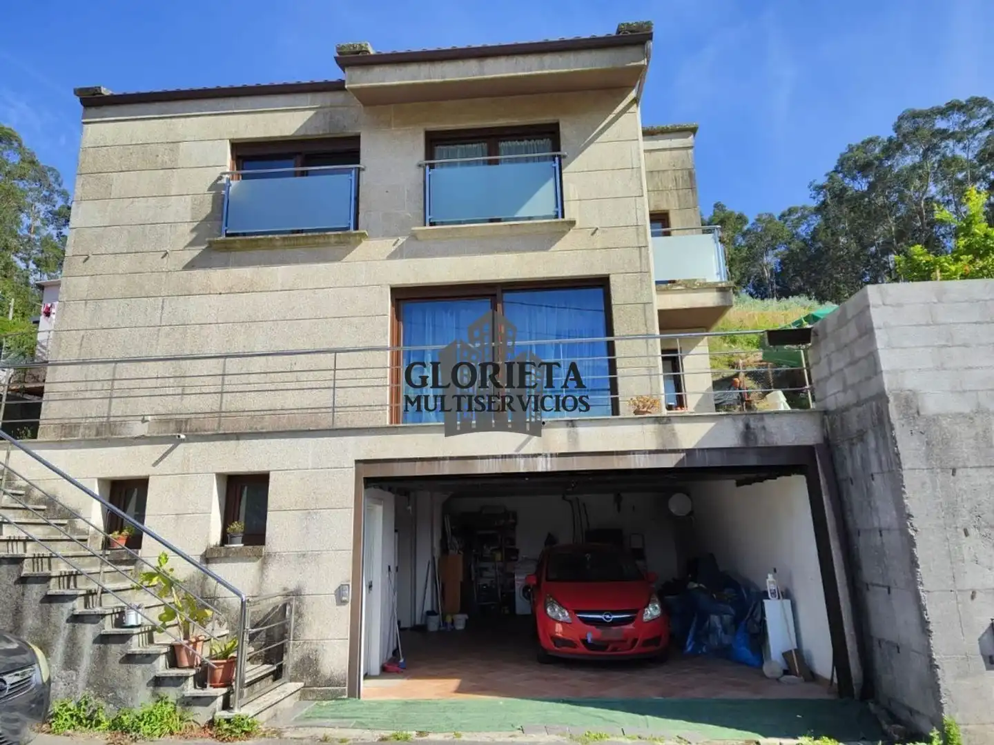 Vista exterior de Casa o xalet en venda en Bueu amb Calefacció, Terrassa i Moblat