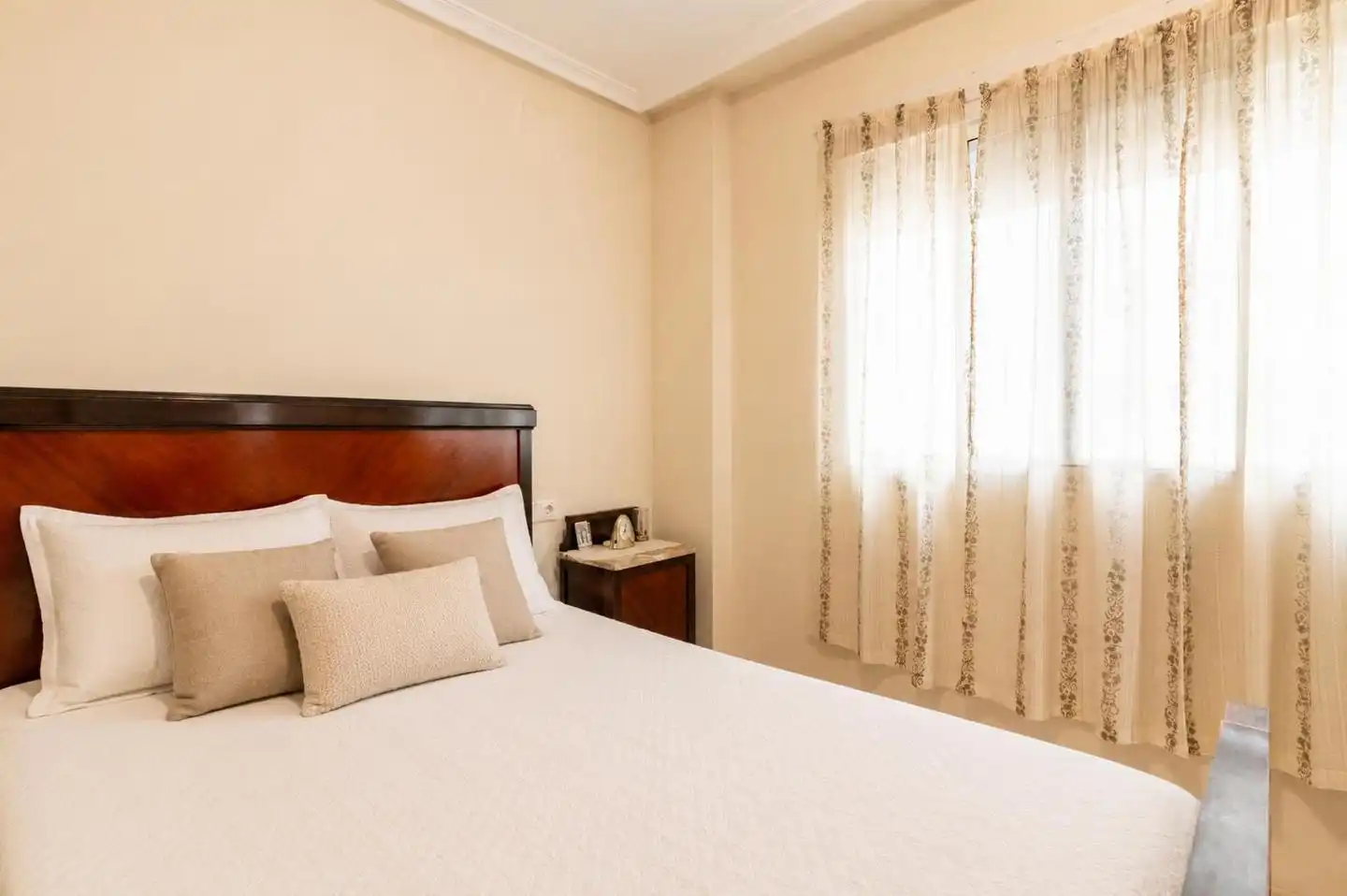 Habitación de Apartamento en venta en Santa Pola con Terraza, Trastero y Amueblado