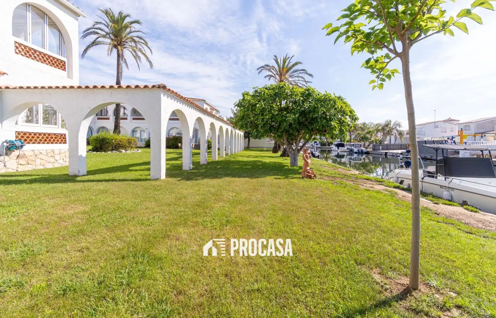 Wohnung zum Verkauf in Empuriabrava mit Klimaanlage, Heizung und Terrasse