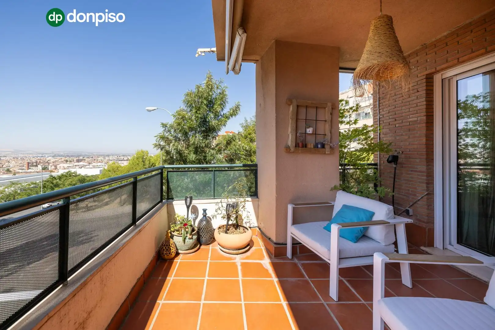 Balcony of Flat for sale in Genil