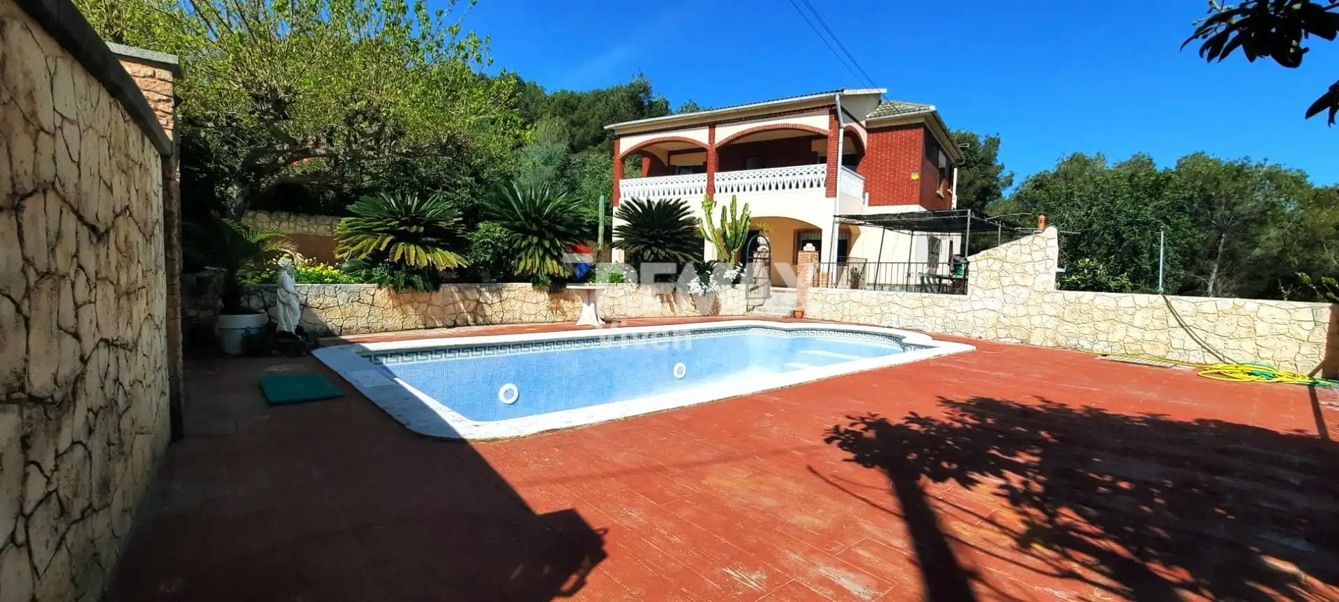 Vista exterior de Casa o xalet en venda en Cubelles amb Terrassa
