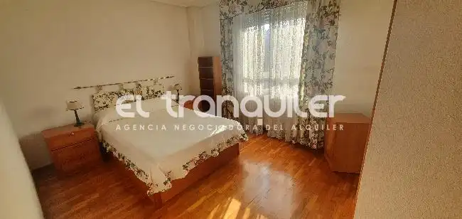 Bedroom of Flat for rent in Madrid  with Air Conditioner, Parquet flooring and Furnished