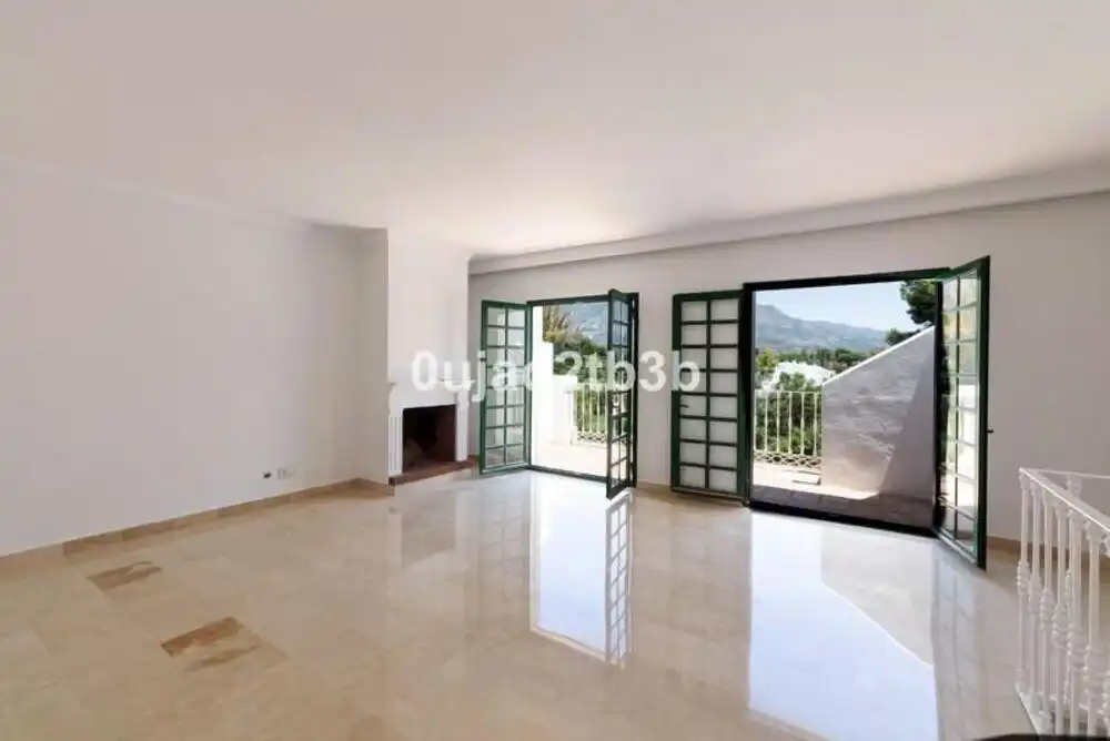 Vista exterior de Casa adosada en venta en Marbella con Aire acondicionado, Jardín privado y Terraza
