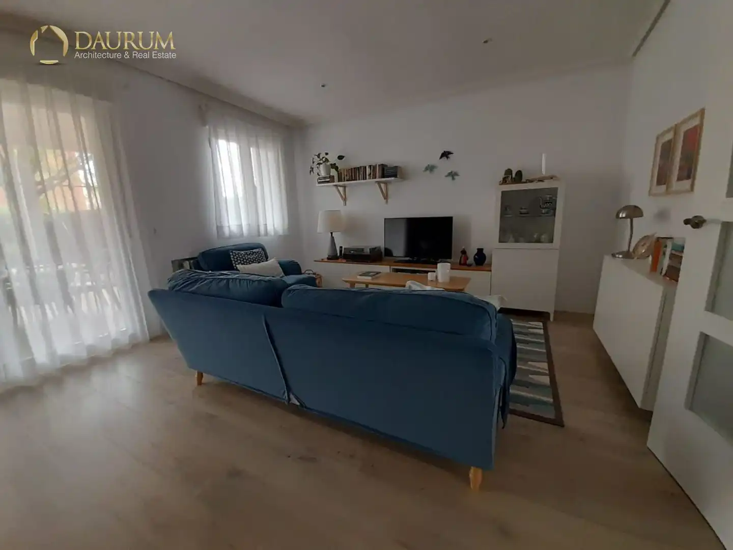 Sala d'estar de Casa adosada en venda en Móstoles amb Calefacció, Jardí privat i Terrassa