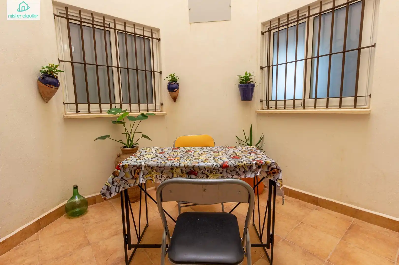 Planta baja de alquiler en El Campello con Aire acondicionado, Calefacción y Jardín privado