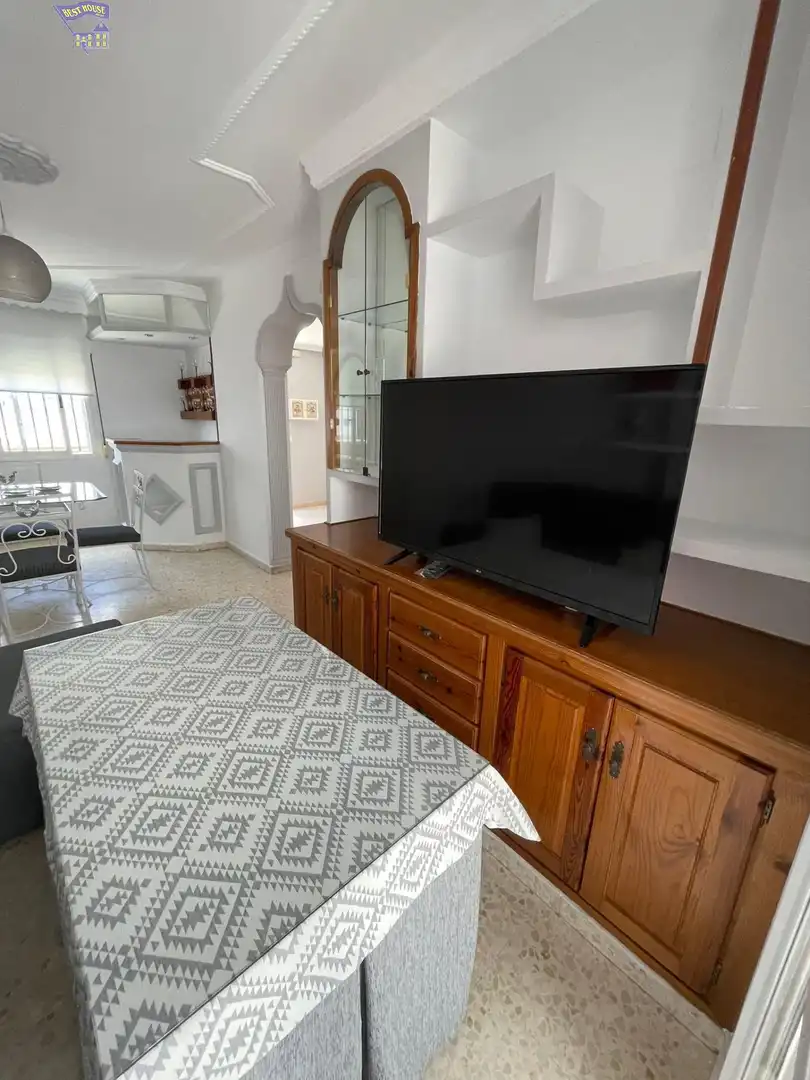 Sala d'estar de Casa adosada de lloguer en Arcos de la Frontera amb Aire condicionat, Terrassa i Moblat