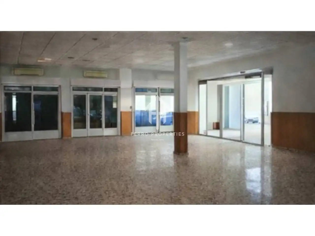 Business premises to rent in Avenida Diputación 11