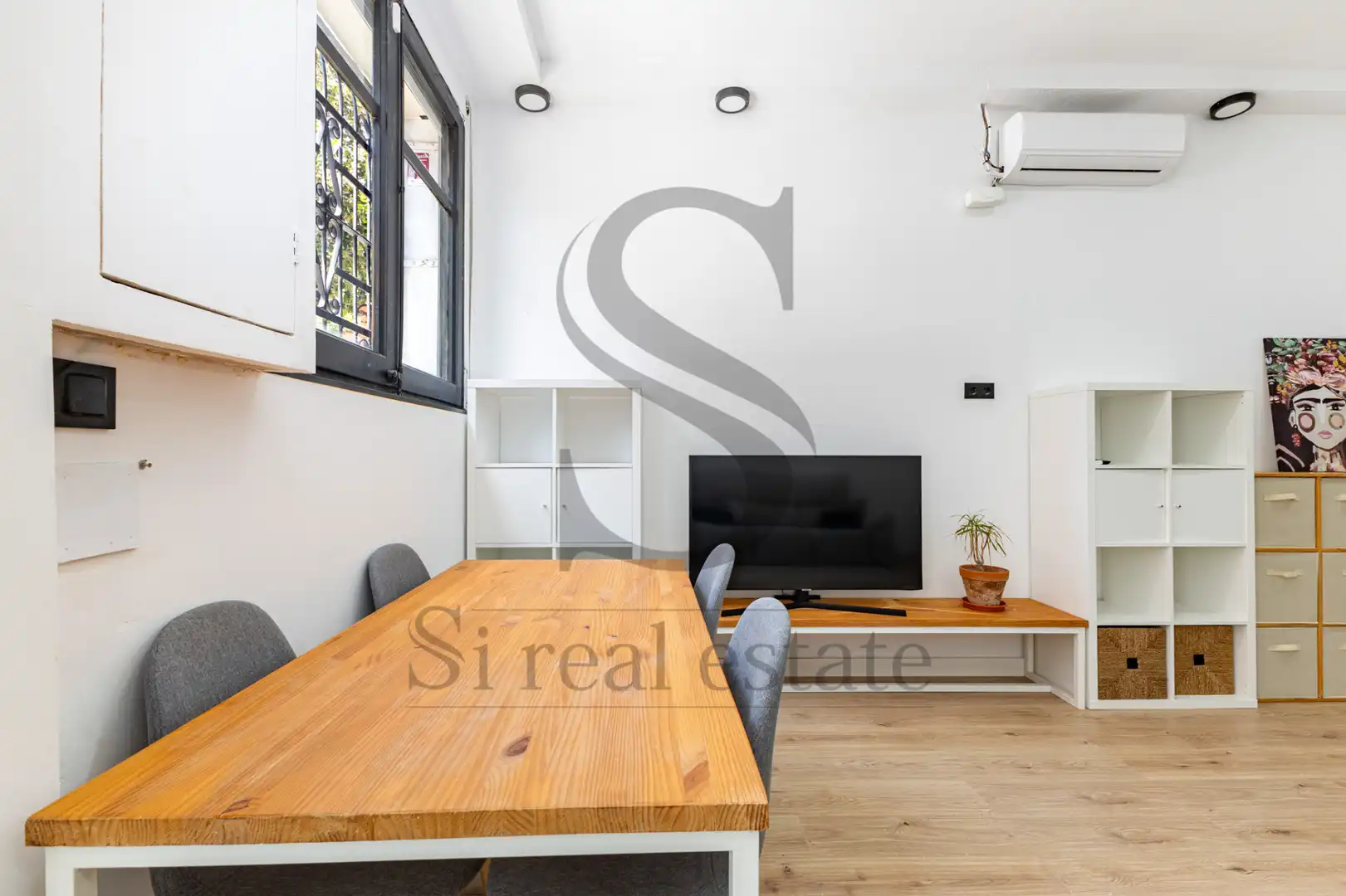 Exterior view of Flat for sale in Barcelona  with Air Conditioner, Heating and Parquet flooring