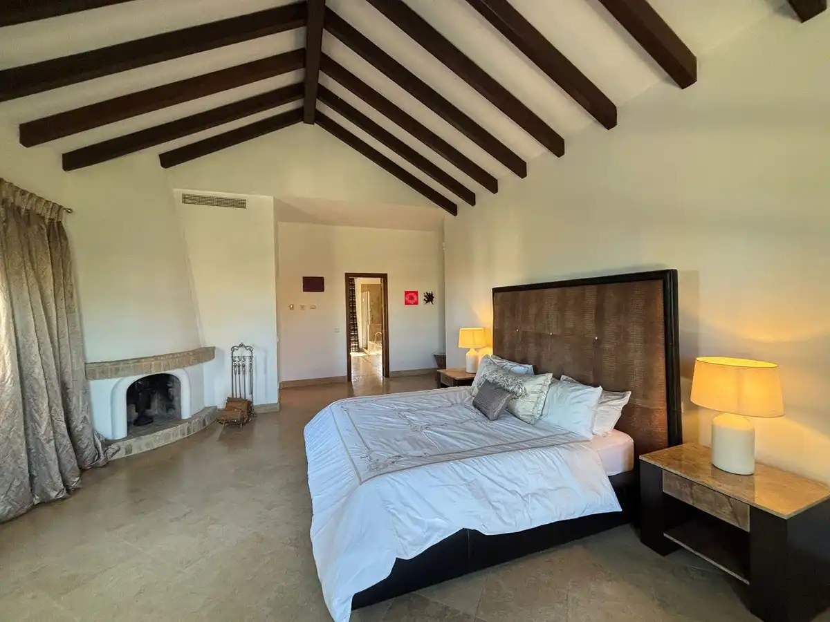 Schlafzimmer von Haus oder Chalet zur Miete in Benahavís mit Klimaanlage, Heizung und Privatgarten