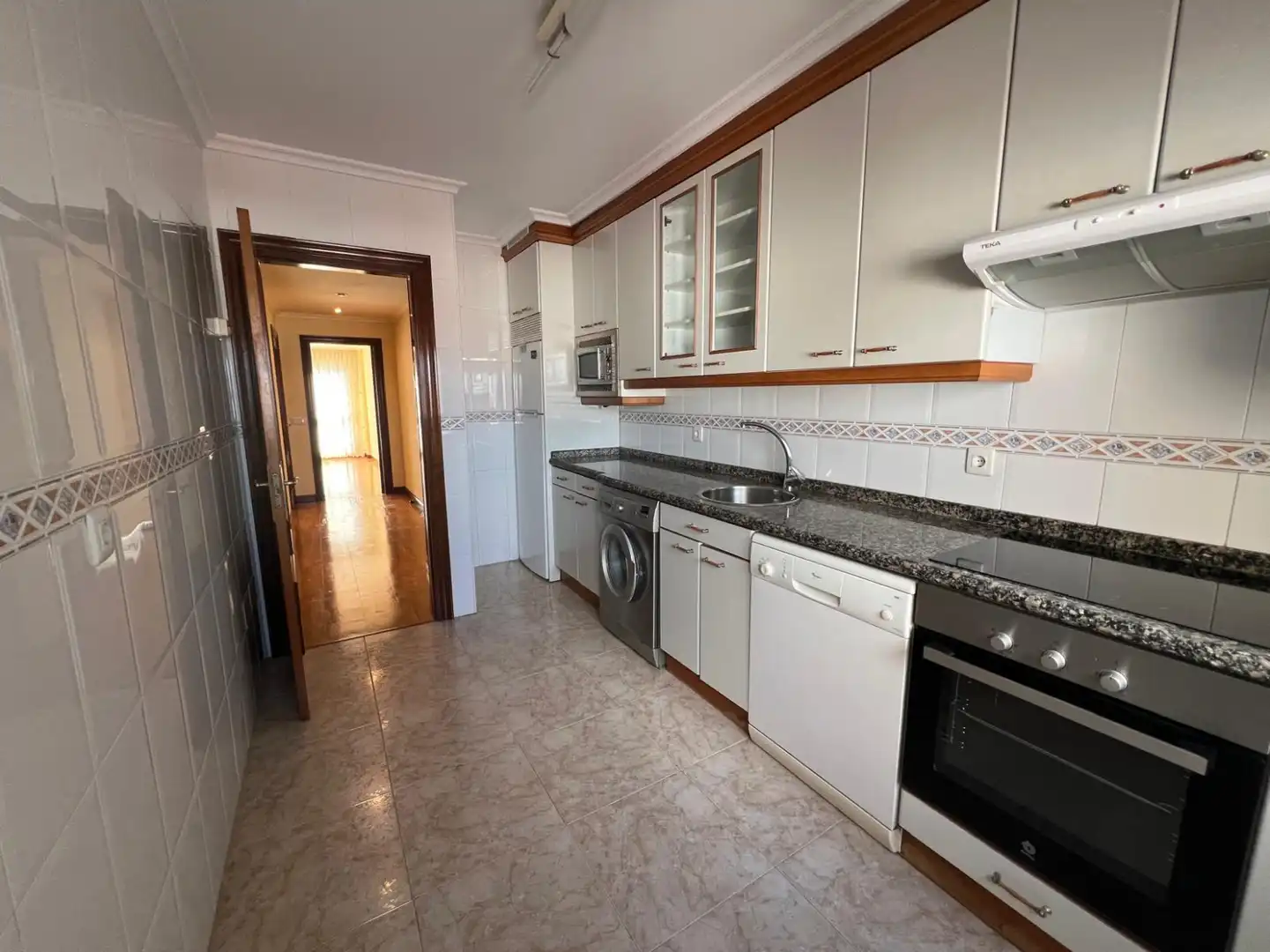 Kitchen of Flat for rent in Gijón   with Heating, Parquet flooring and Storage room