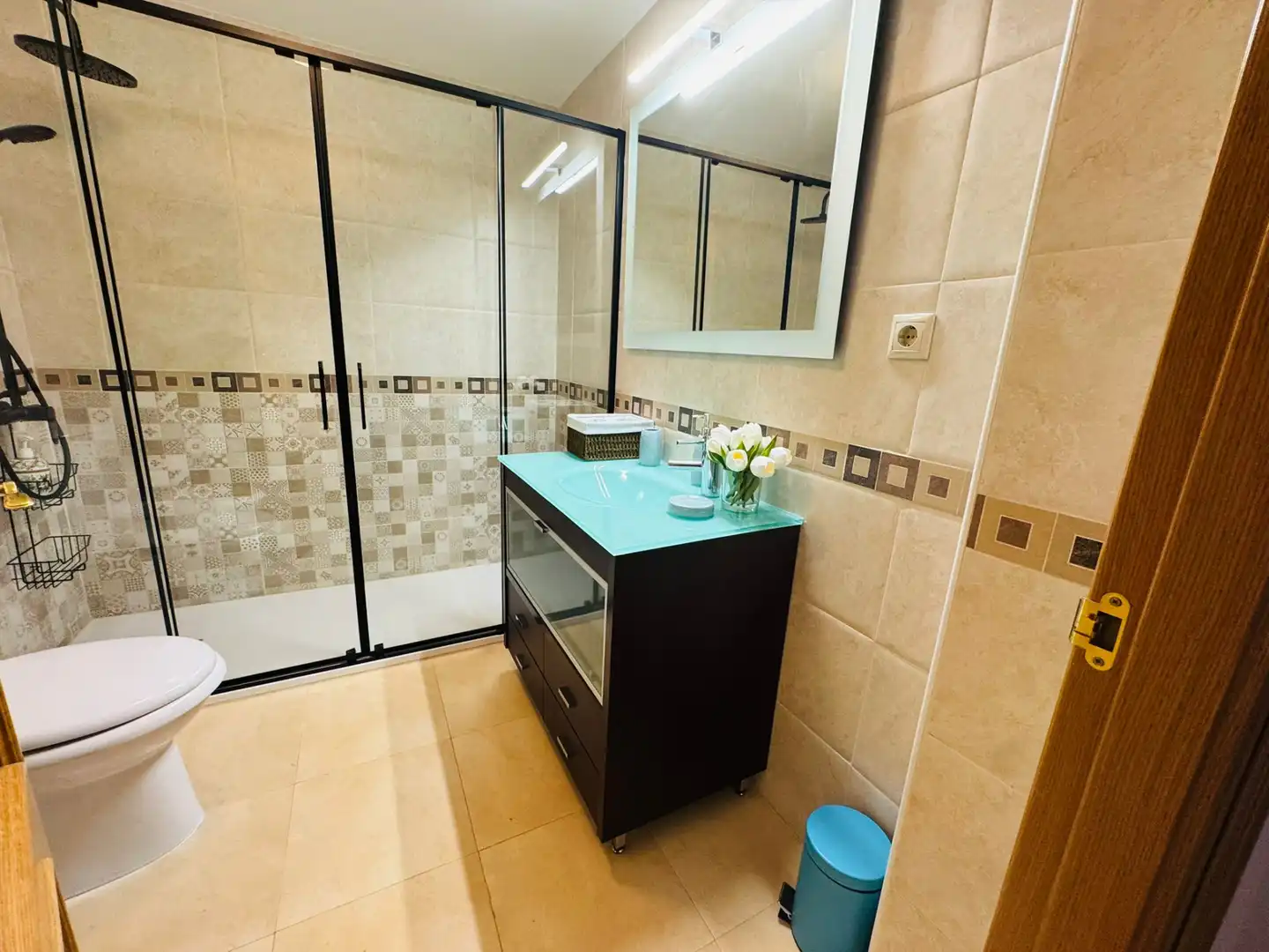 Bathroom of Duplexes for rent in Sevilla la Nueva  with Air Conditioner, Heating and Storage room
