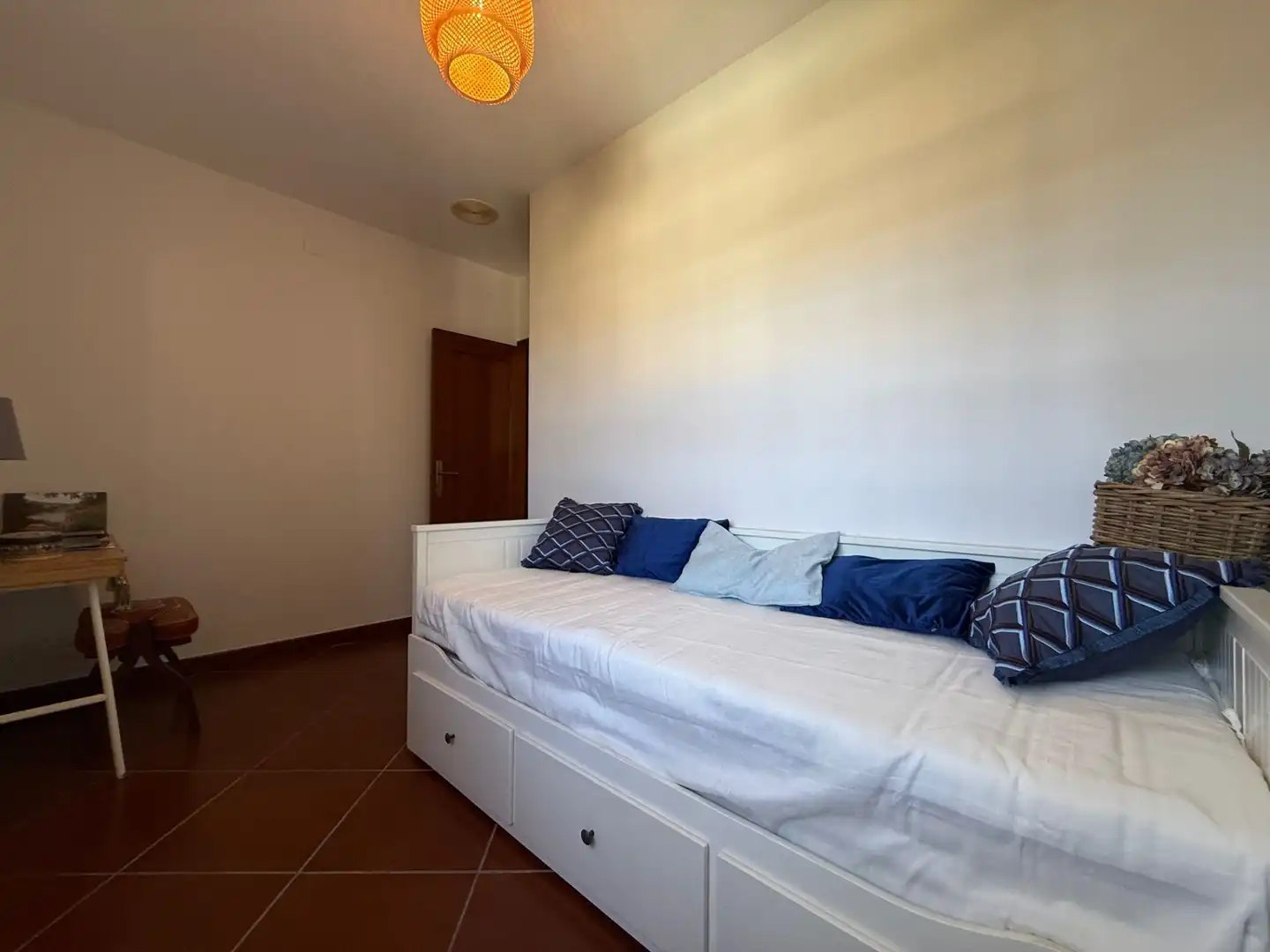 Habitación de Casa adosada de alquiler en Aljaraque con Piscina comunitaria