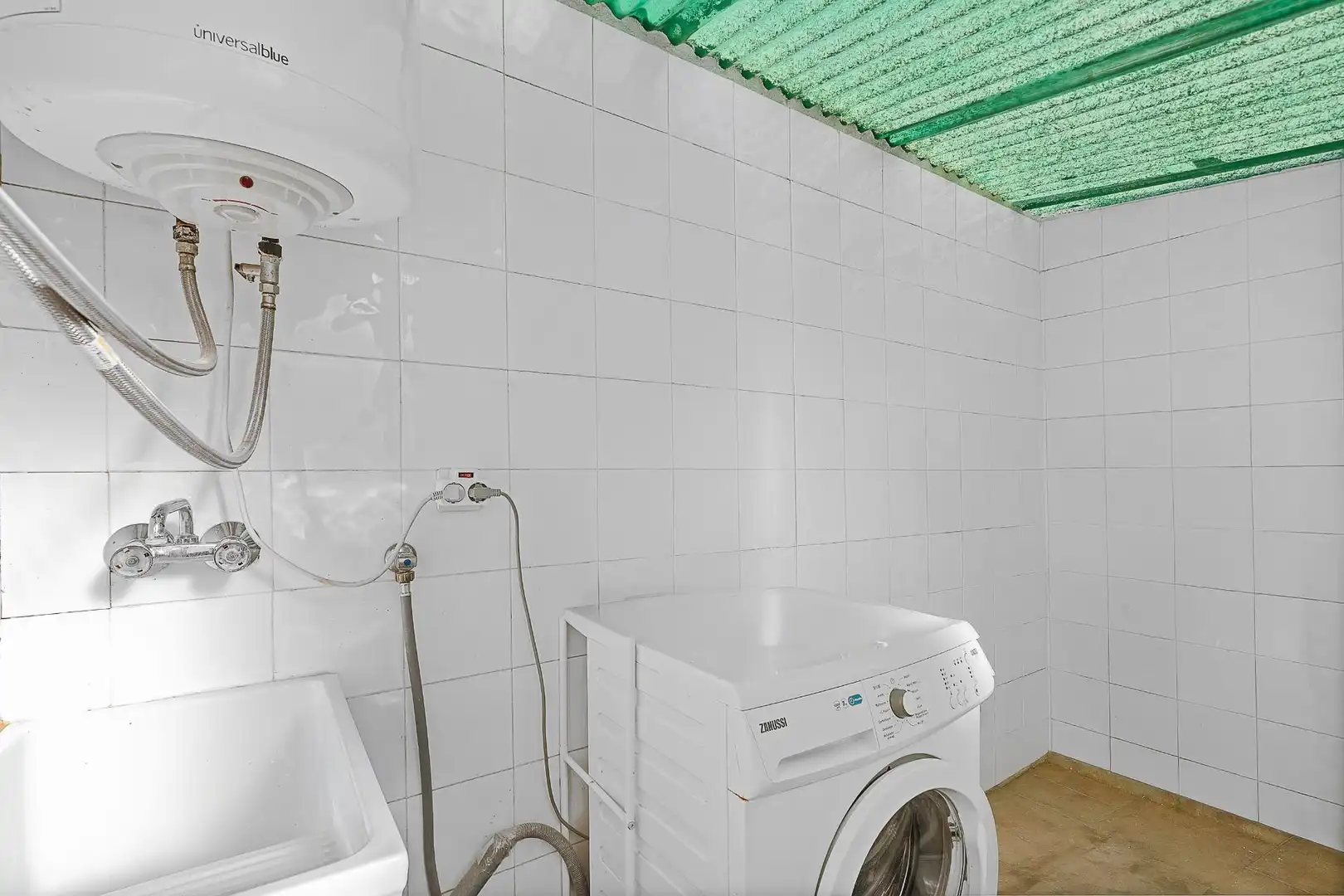 Bathroom of Detached homes for sale in Atarfe  with Air Conditioner and Terrace