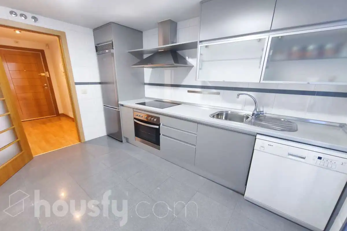 Wohnung zur Miete in Avenida de la Osa Menor, Sur - PAU 4