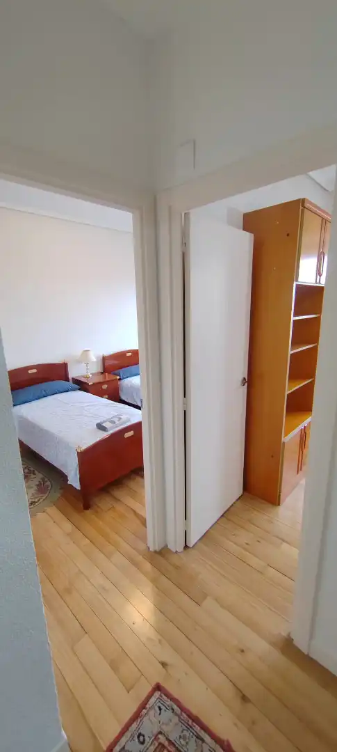Schlafzimmer von Wohnung zur Miete in Bilbao  mit Heizung, Parkett und Terrasse