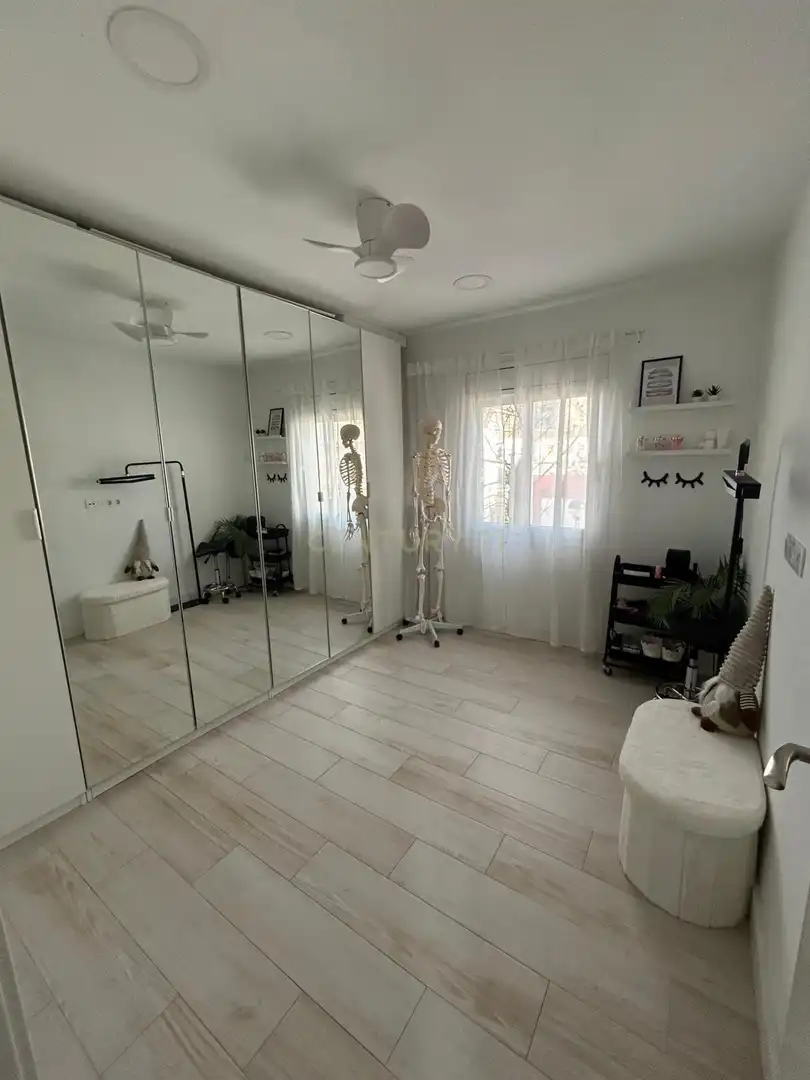 Bedroom of Apartments for sale in Vilanova i la Geltrú  with Air Conditioner, Oven and Washing machine