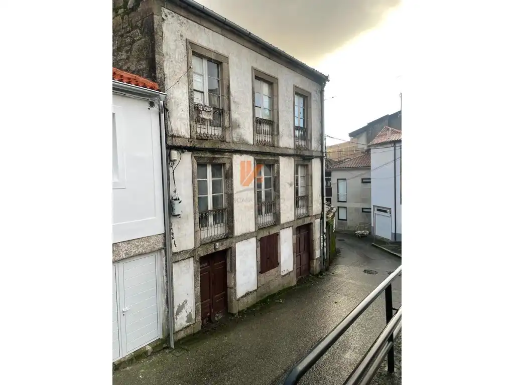 Exterior view of Buildings for sale in Santiago de Compostela 