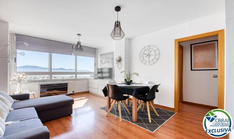 Menjador de Apartament en venda en Empuriabrava amb Calefacció i Moblat