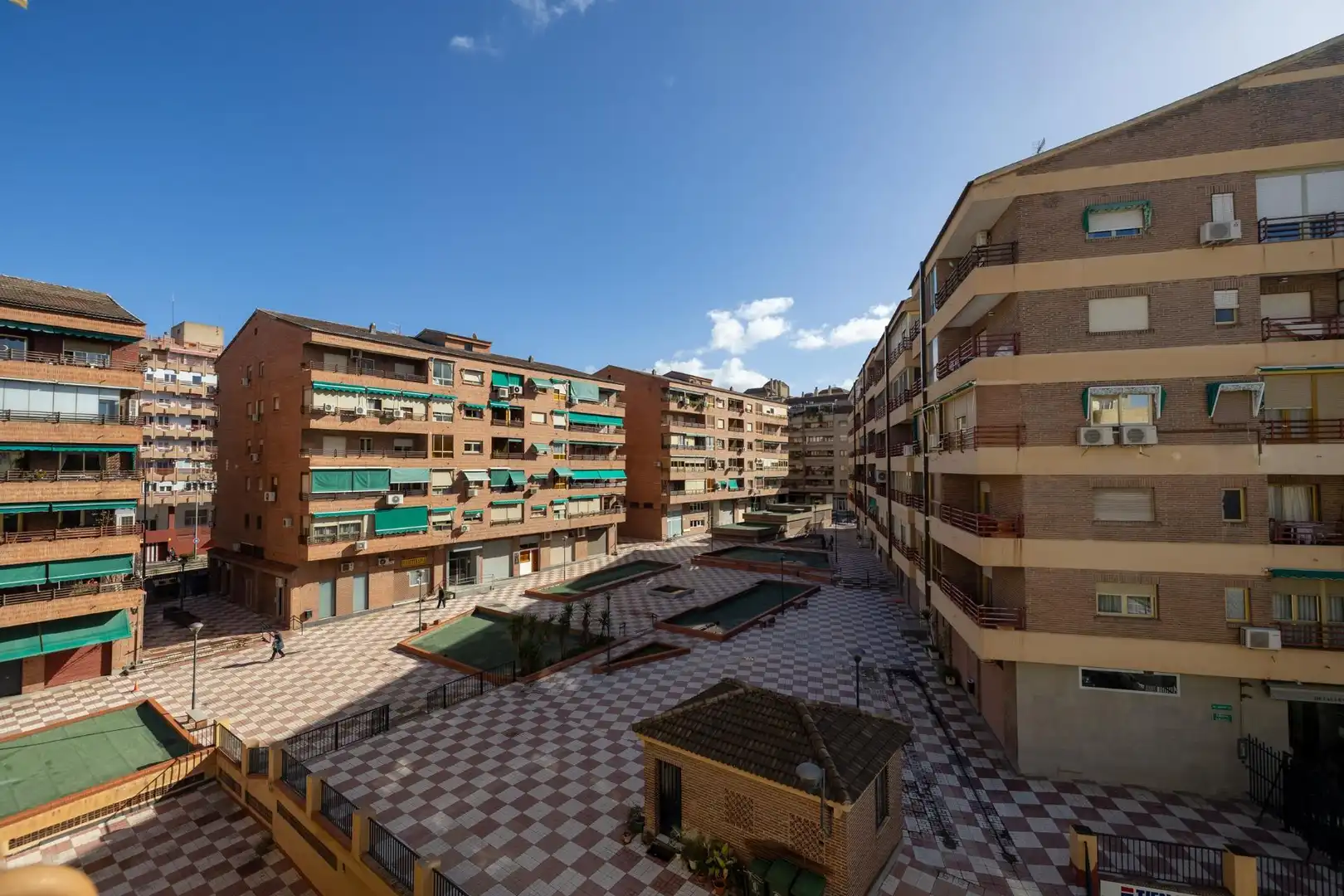 Exterior view of Flat for sale in Granada  with Air Conditioner, Heating and Terrace
