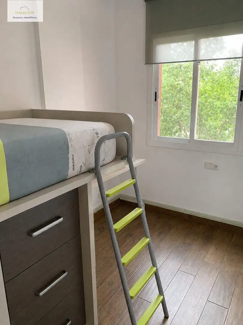 Schlafzimmer von Wohnung zum Verkauf in Badalona mit Klimaanlage, Heizung und Terrasse