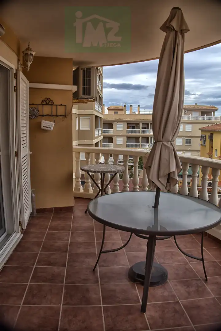 Terraza de Piso de alquiler en Sueca con Aire acondicionado, Amueblado y Horno