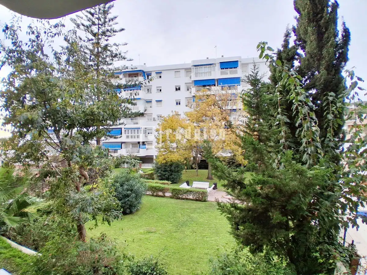 Vista exterior de Piso en venta en Rincón de la Victoria con Aire acondicionado y Terraza