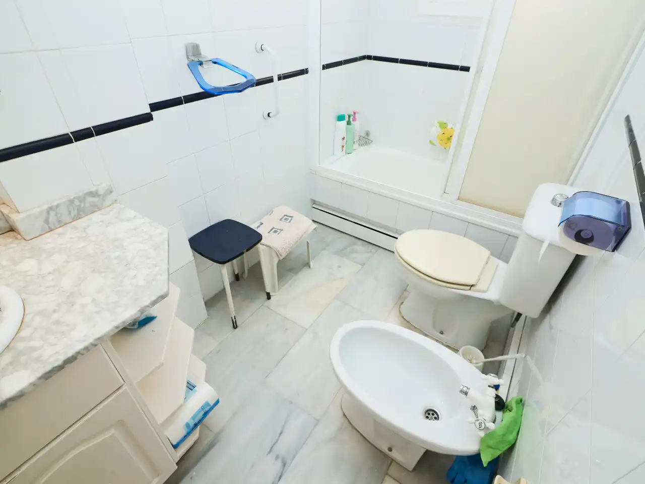 Baño de Apartamento en venta en Torrevieja con Aire acondicionado, Calefacción y Terraza
