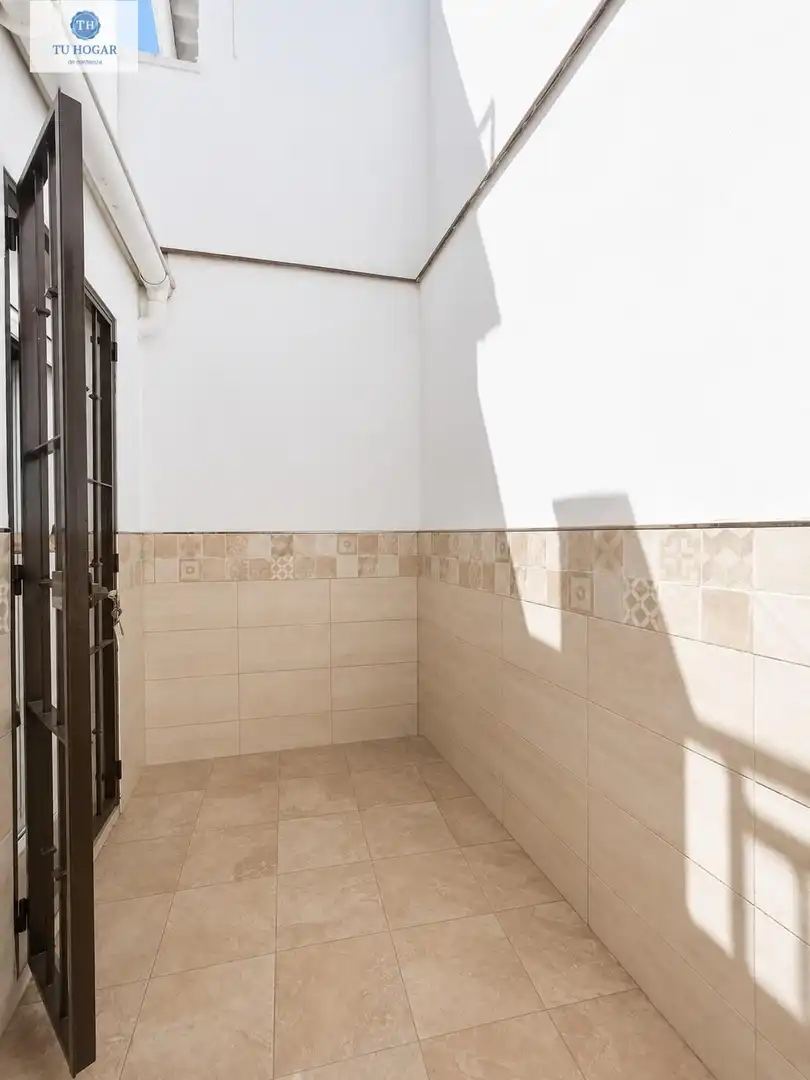 Bathroom of Detached homes for rent in Alcalá de Guadaira  with Terrace and Storage room