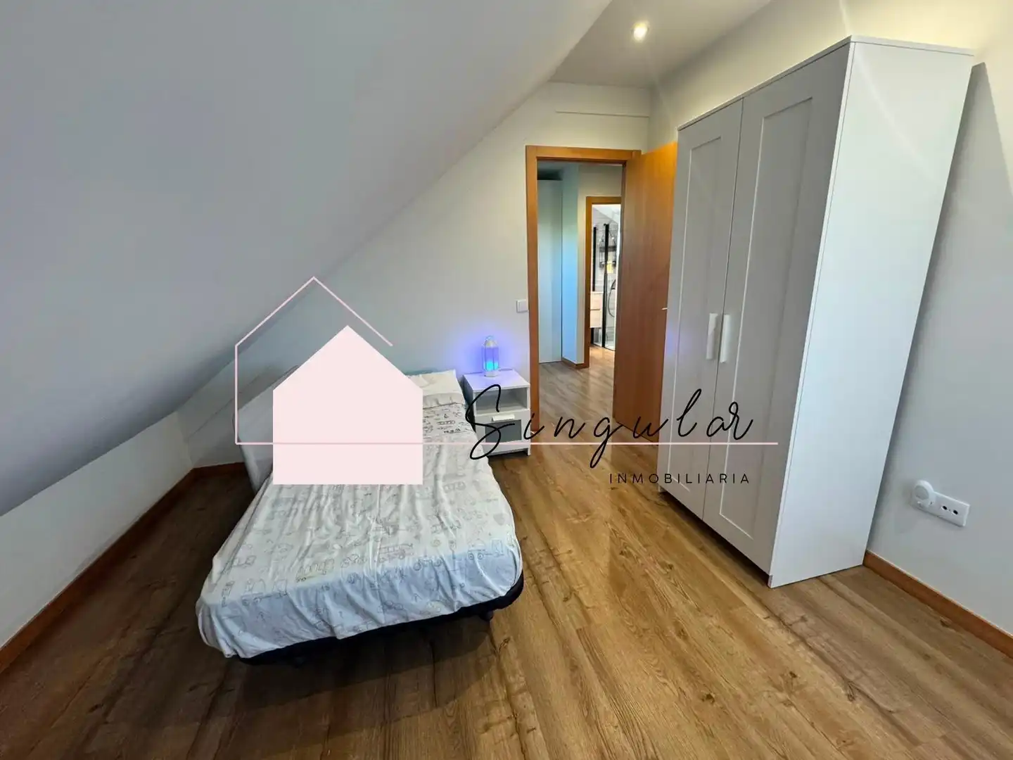 Habitación de Casa adosada de alquiler en Nigrán con Jardín privado y Piscina comunitaria