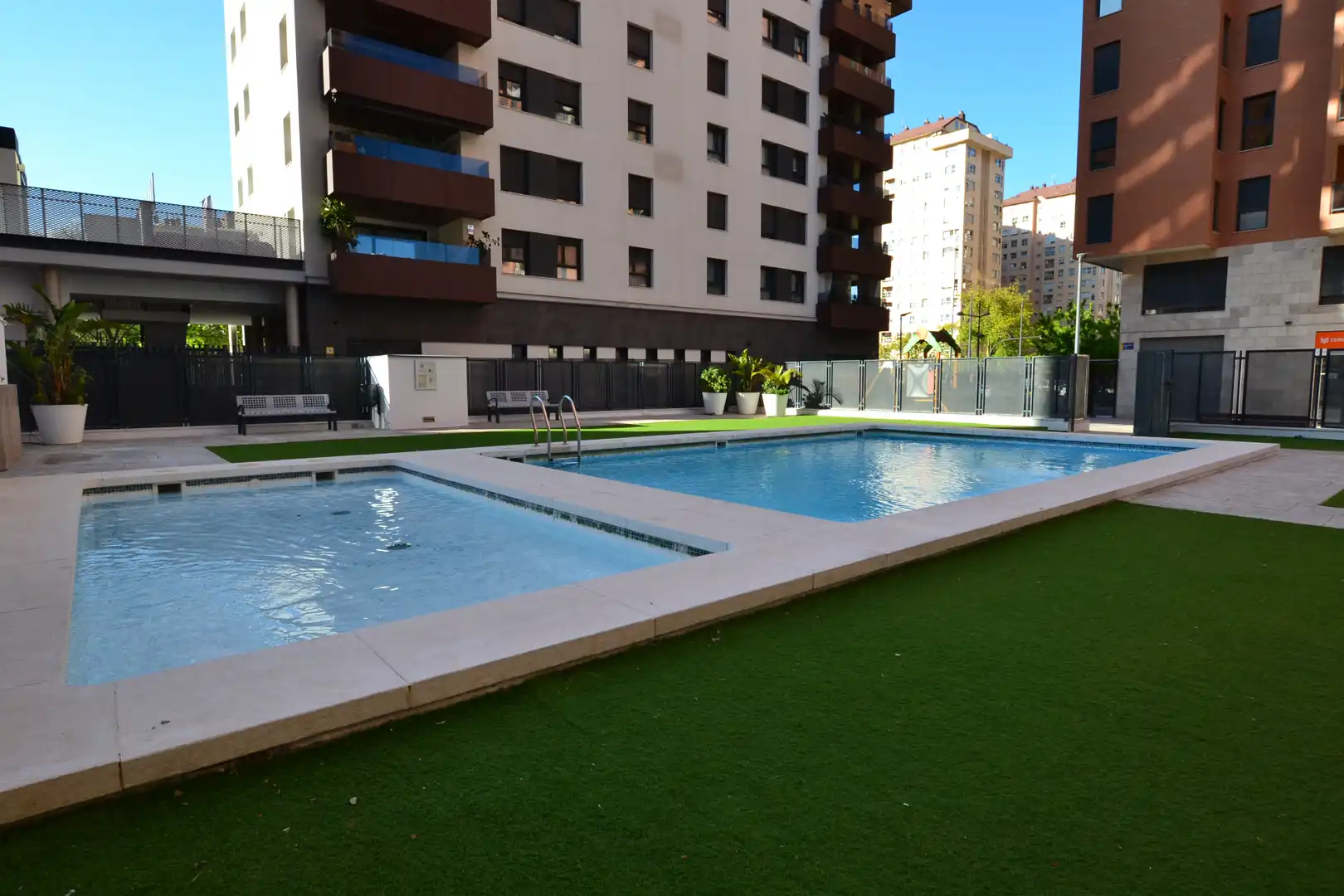 Piscina de Piso en venta en  Valencia Capital con Aire acondicionado, Calefacción y Trastero
