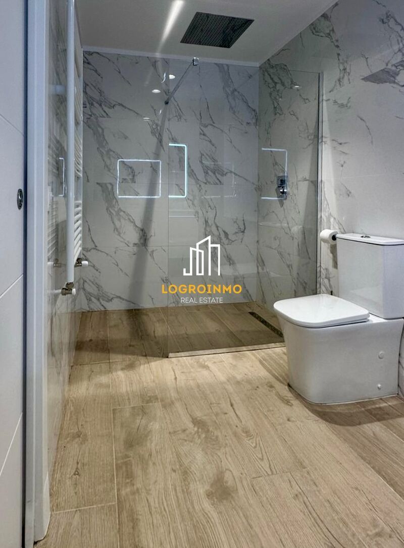 Baño de Piso en venta en  Logroño con Calefacción, Parquet y Amueblado