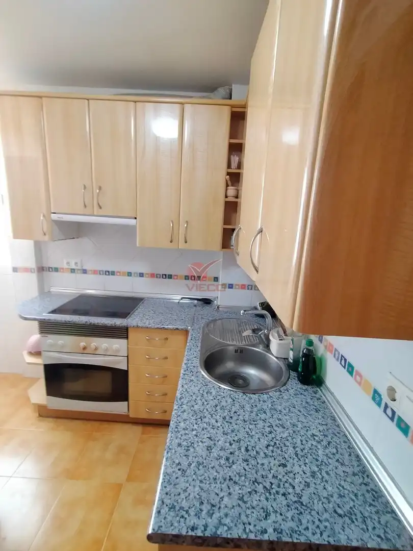 Cocina de Piso de alquiler en Cuenca con Calefacción, Terraza y Amueblado