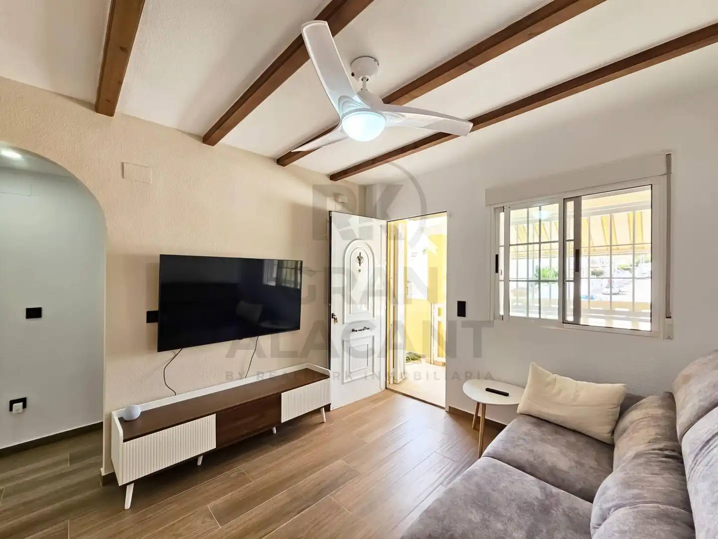 Sala d'estar de Àtic en venda en Santa Pola amb Aire condicionat, Calefacció i Moblat