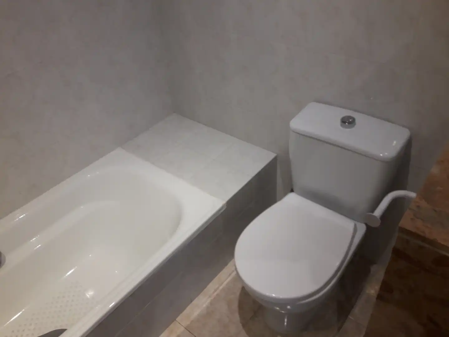 Baño de Dúplex de alquiler en Sant Joan Despí con Aire acondicionado, Calefacción y Horno
