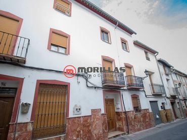 Pis amb balcó en venda a Calle MAYRENA 46