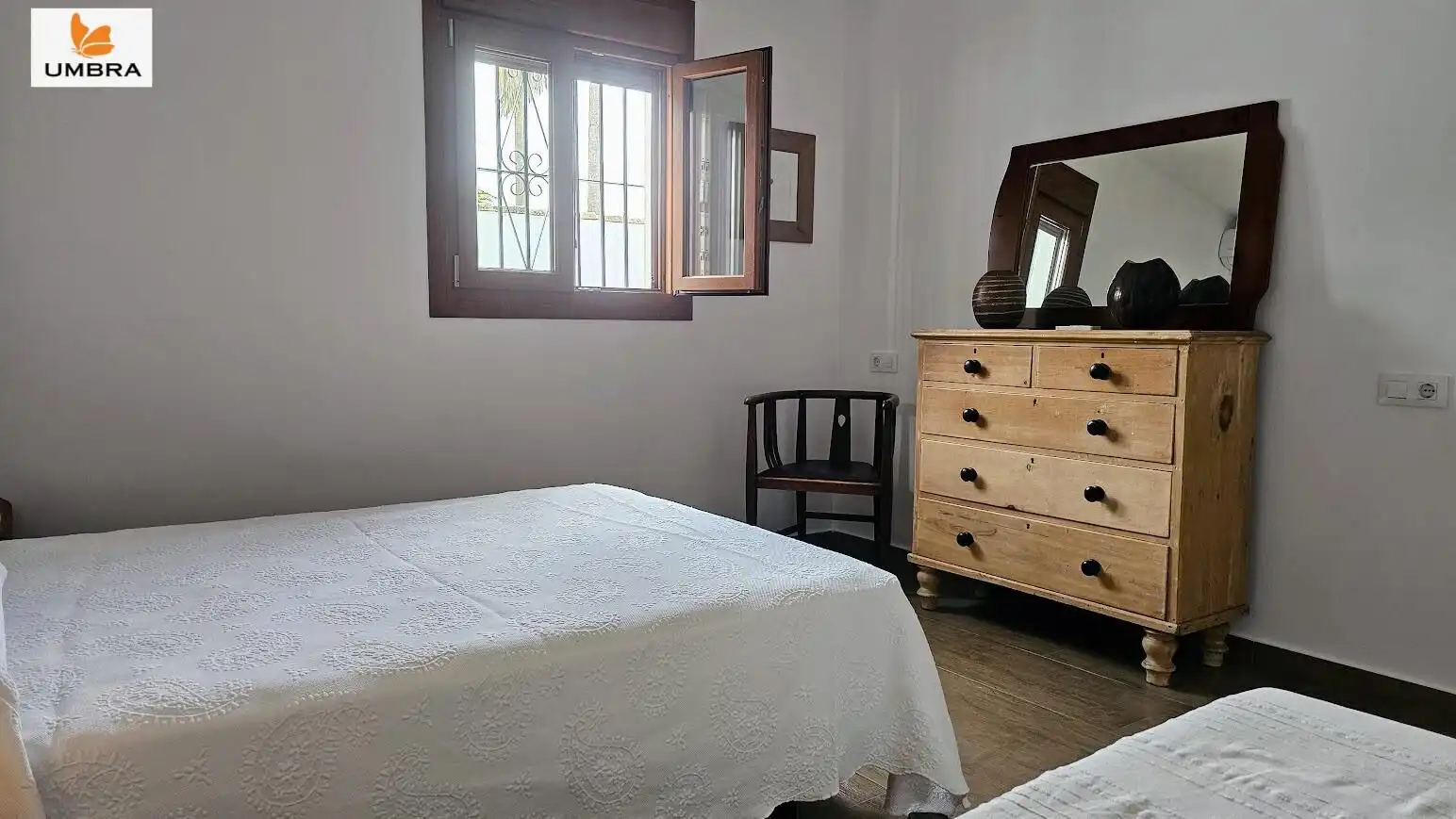 Dormitori de Casa o xalet en venda en Chiclana de la Frontera amb Aire condicionat, Calefacció i Jardí privat
