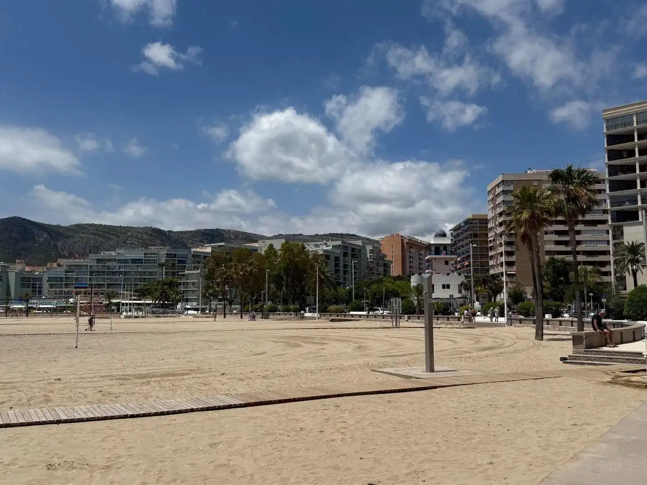 Vista exterior de Piso de alquiler en Oropesa del Mar / Orpesa con Balcón y Piscina comunitaria