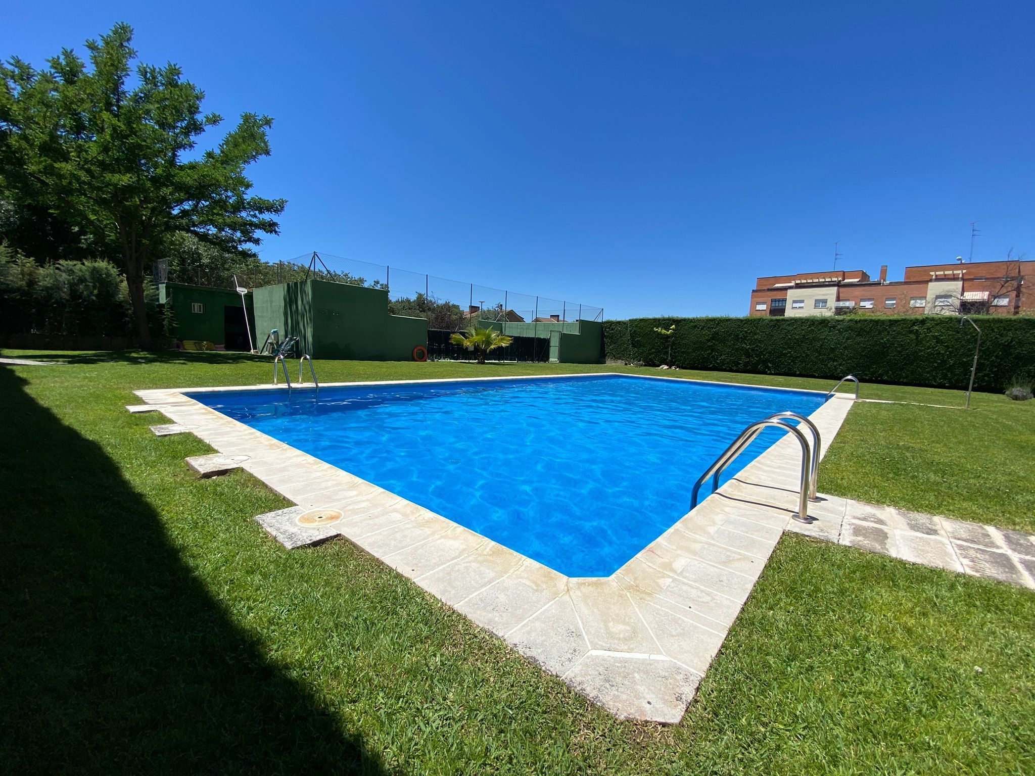 Piscina de Pis de lloguer en Badajoz Capital amb Calefacció, Moblat i Forn