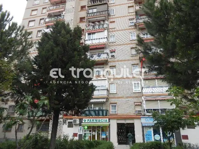 Vista exterior de Pis de lloguer en Madrid amb Terrassa, Moblat i Rentadora